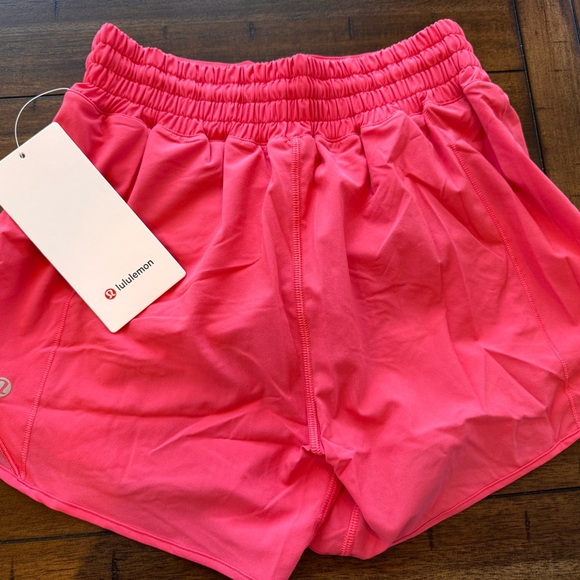 lululemon Hotty Hot Shorts 4” | Size 4 | Glazed Pink | NWT - Picture 3 of 4